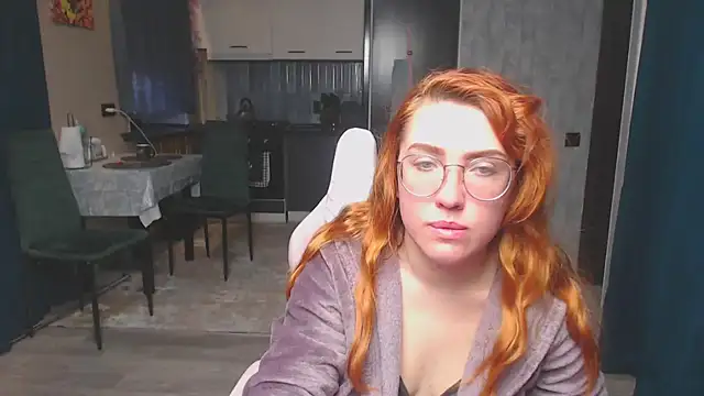 Snapshot of Reginasmilee chatting on April 20, 2:47 am Reginasmilee online show from April 20, 2:47 am