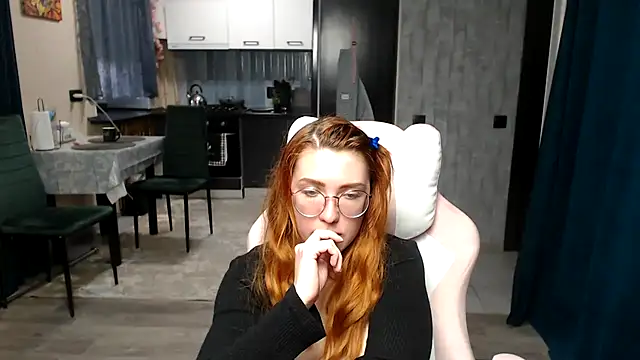 Snapshot of Reginasmilee chatting on April 20, 2:53 pm Reginasmilee online show from April 20, 2:53 pm