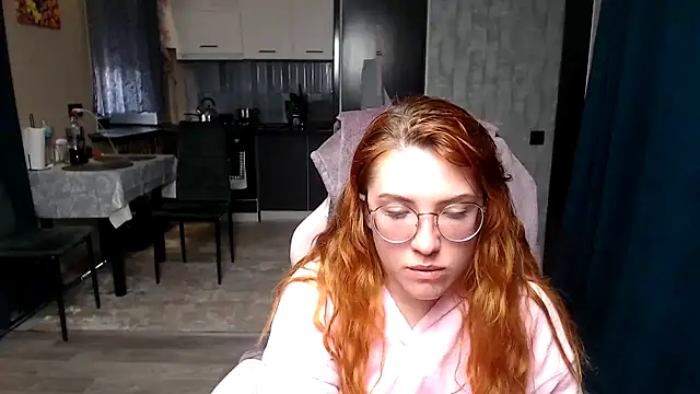 Snapshot of Reginasmilee chatting on April 23, 12:29 pm Reginasmilee online show from April 23, 12:29 pm