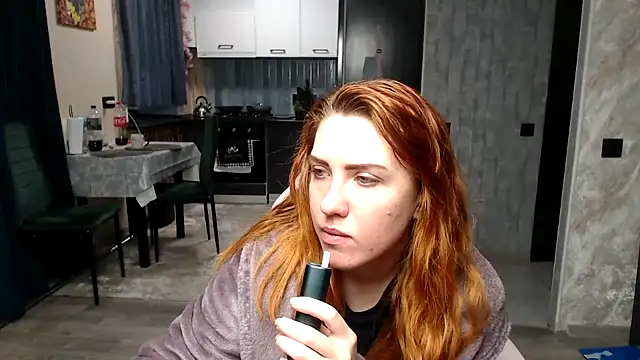 Snapshot of Reginasmilee chatting on April 24, 2:58 am Reginasmilee online show from April 24, 2:58 am