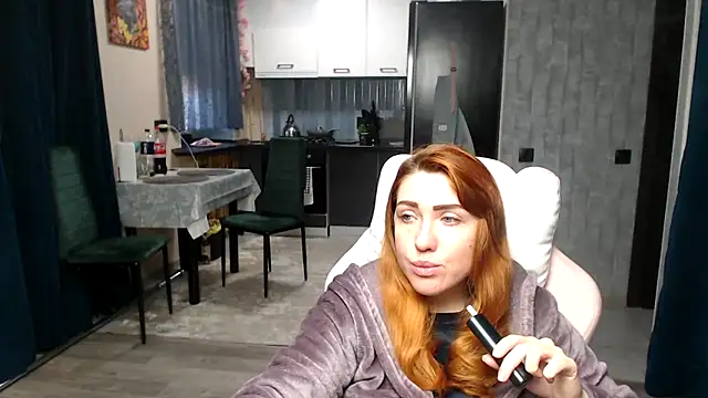 Snapshot of Reginasmilee chatting on April 25, 3:09 am Reginasmilee online show from April 25, 3:09 am