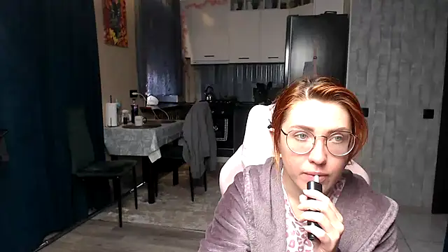 Snapshot of Reginasmilee chatting on April 26, 3:48 am Reginasmilee online show from April 26, 3:48 am