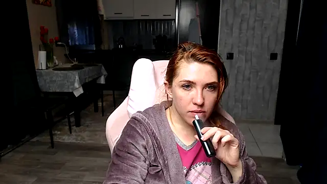 Snapshot of Reginasmilee chatting on April 29, 2:48 am Reginasmilee online show from April 29, 2:48 am