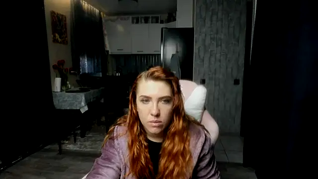 Snapshot of Reginasmilee chatting on April 30, 2:51 am Reginasmilee online show from April 30, 2:51 am
