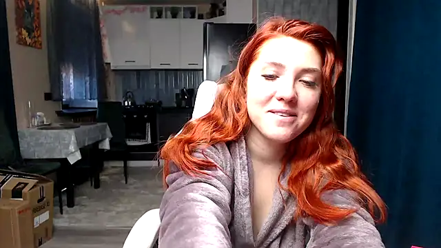 Snapshot of Reginasmilee chatting on May 4, 3:24 am Reginasmilee online show from May 4, 3:24 am