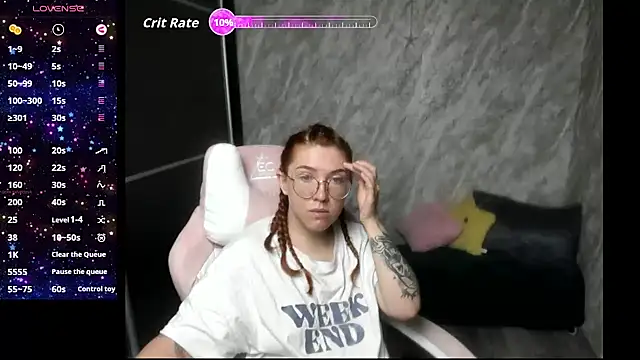 Snapshot of Reginasmilee chatting on May 24, 1:32 am Reginasmilee online show from May 24, 1:32 am