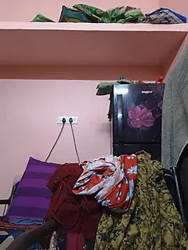 Snapshot of yalini1431 chatting on June 30, 7:15 pm yalini1431 online show from June 30, 7:15 pm