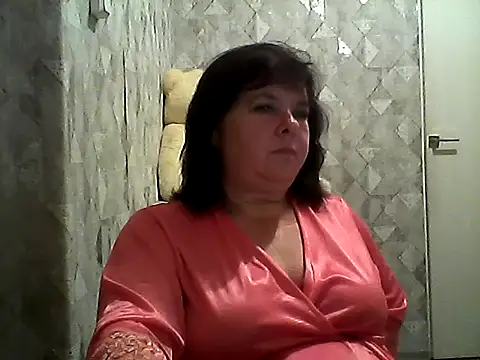 Snapshot of HannahAna39 chatting on July 18, 6:34 pm HannahAna39 online show from July 18, 6:34 pm