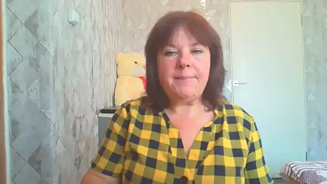 Snapshot of HannahAna39 chatting on August 6, 6:26 am HannahAna39 online show from August 6, 6:26 am