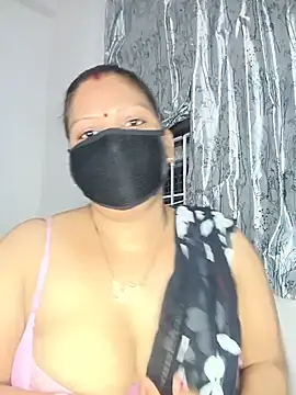 Snapshot of Miss-Jiyaa chatting on July 13, 5:27 pm Miss-Jiyaa online show from July 13, 5:27 pm