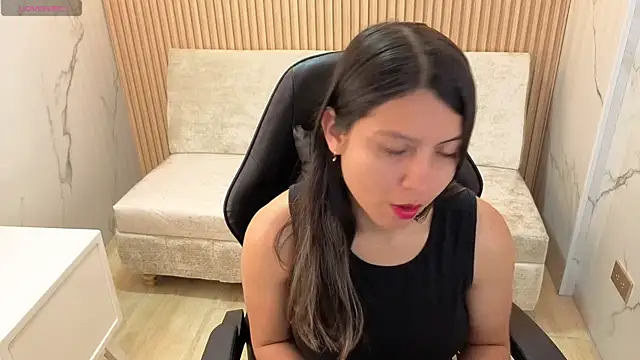 Snapshot of sophie_rose_cn chatting on July 4, 1:39 pm sophie rose cn online show from July 4, 1:39 pm