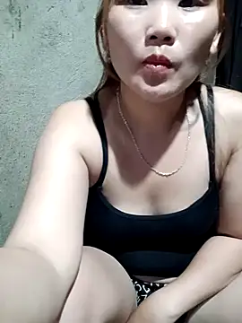 Snapshot of Emma-18h chatting on June 28, 2:01 pm Emma-18h online show from June 28, 2:01 pm