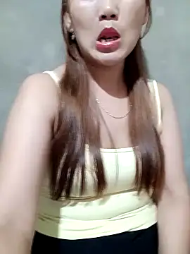 Snapshot of Emma-18h chatting on July 2, 11:22 pm Emma-18h online show from July 2, 11:22 pm