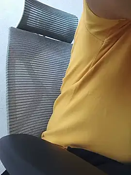 Snapshot of 8inch_hunk19 chatting on July 17, 5:47 am 8inch hunk19 online show from July 17, 5:47 am