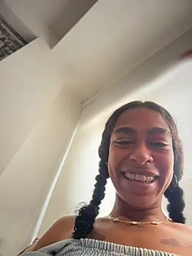 Snapshot of Samantha-LS chatting on June 30, 3:24 pm Samantha-LS online show from June 30, 3:24 pm
