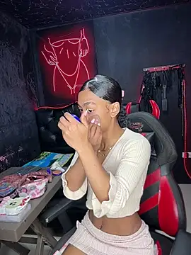 Snapshot of Samantha-LS chatting on July 21, 3:36 pm Samantha-LS online show from July 21, 3:36 pm