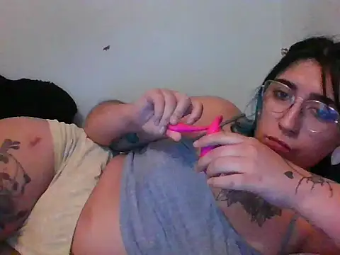 Snapshot of Messalina_exotik chatting on July 14, 2:49 am Messalina exotik online show from July 14, 2:49 am