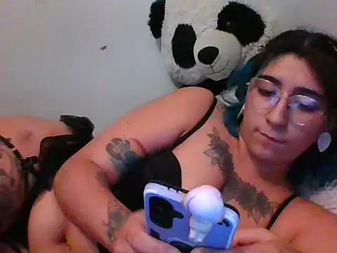 Snapshot of Messalina_exotik chatting on July 17, 4:08 am Messalina exotik online show from July 17, 4:08 am