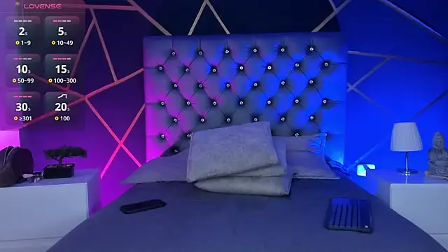 Snapshot of Katherinee_Scott chatting on August 3, 8:23 pm Katherinee Scott online show from August 3, 8:23 pm