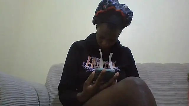 Snapshot of Savannah_Leex chatting on June 25, 7:02 am Savannah Leex online show from June 25, 7:02 am