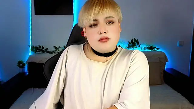 Snapshot of Princess_Diana2 chatting on July 12, 7:27 pm Princess Diana2 online show from July 12, 7:27 pm