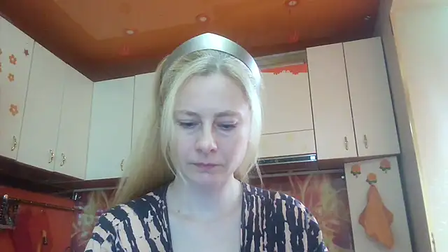 Snapshot of Vexieeka chatting on July 16, 8:20 am Vexieeka online show from July 16, 8:20 am