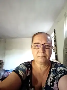 Snapshot of NikolettaLove077 chatting on June 26, 5:34 am NikolettaLove077 online show from June 26, 5:34 am