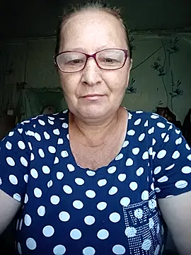 Snapshot of NikolettaLove077 chatting on June 27, 5:34 am NikolettaLove077 online show from June 27, 5:34 am