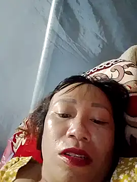 Snapshot of Moon_squirtt chatting on July 19, 10:13 pm Moon squirtt online show from July 19, 10:13 pm