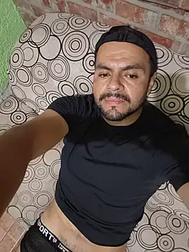 Snapshot of Bbastiann chatting on June 25, 3:38 pm Bbastiann online show from June 25, 3:38 pm
