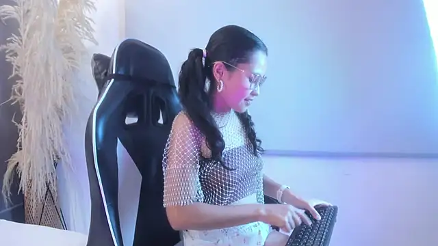 coco hirunkitty online show from June 29, 12:16 pm