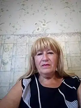 Snapshot of EmmaSwan555 chatting on July 14, 3:51 pm EmmaSwan555 online show from July 14, 3:51 pm