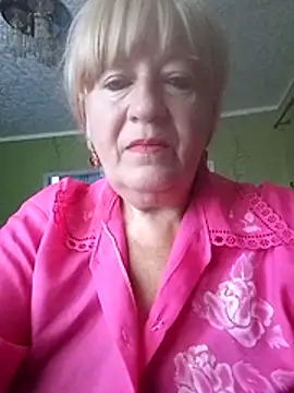 Snapshot of EmmaSwan555 chatting on July 17, 9:16 am EmmaSwan555 online show from July 17, 9:16 am