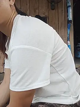 Snapshot of diana_jj chatting on July 21, 11:23 am diana jj online show from July 21, 11:23 am