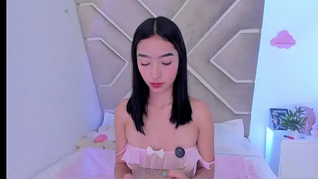 Snapshot of annelisee_ chatting on June 26, 11:09 pm annelisee online show from June 26, 11:09 pm