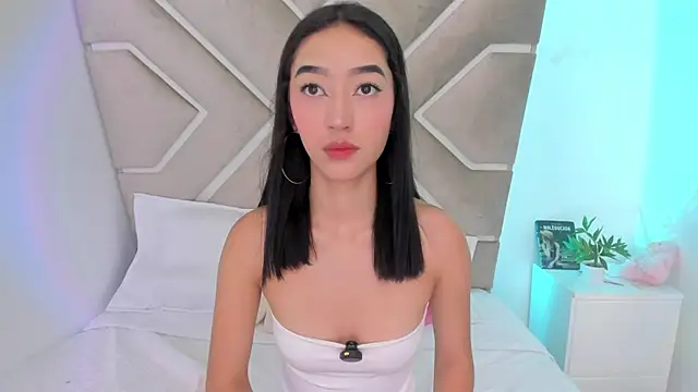 Snapshot of annelisee_ chatting on July 1, 11:15 pm annelisee online show from July 1, 11:15 pm