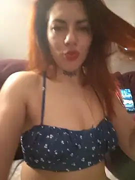 Snapshot of Amyvelvett chatting on August 7, 7:32 am Amyvelvett online show from August 7, 7:32 am