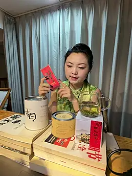 Snapshot of Tea-01 chatting on July 22, 1:41 am Tea-01 online show from July 22, 1:41 am