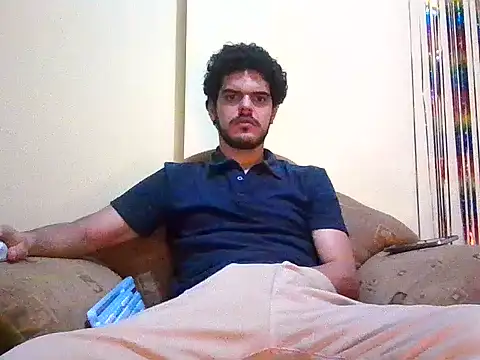 Snapshot of Hectorssuarez chatting on July 13, 12:35 am Hectorssuarez online show from July 13, 12:35 am
