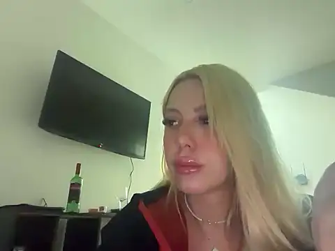 Snapshot of MargotRubi chatting on June 28, 6:30 am MargotRubi online show from June 28, 6:30 am