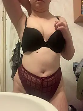 Snapshot of Doggymelisa chatting on July 15, 3:50 pm Doggymelisa online show from July 15, 3:50 pm