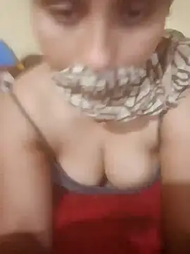 Gayatrthakur00000 online show from June 30, 3:02 pm