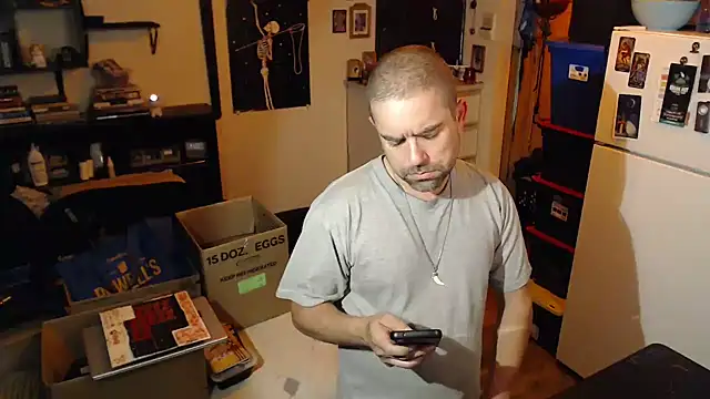 Snapshot of Daddy_Werewolf chatting on July 1, 6:04 am Daddy Werewolf online show from July 1, 6:04 am