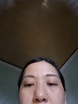 Snapshot of Lyrose_2k chatting on July 8, 9:03 am Lyrose 2k online show from July 8, 9:03 am