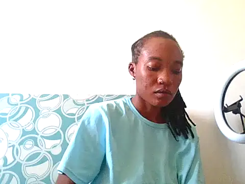 Snapshot of Playful_queen chatting on July 9, 11:25 am Playful queen online show from July 9, 11:25 am