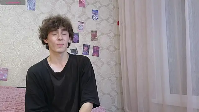 Snapshot of Liam_Winss chatting on July 4, 9:32 pm Liam Winss online show from July 4, 9:32 pm