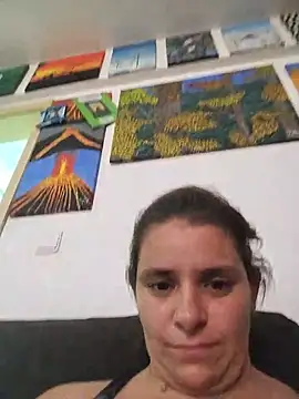 Snapshot of SolLua942871 chatting on July 5, 10:39 pm SolLua942871 online show from July 5, 10:39 pm