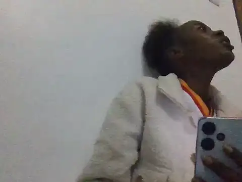 Snapshot of prettyellahm chatting on August 7, 8:55 pm prettyellahm online show from August 7, 8:55 pm