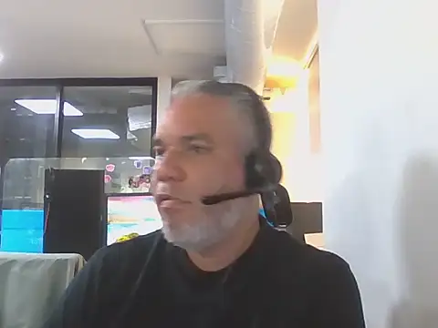 RoberthZ84 online show from July 3, 7:42 pm