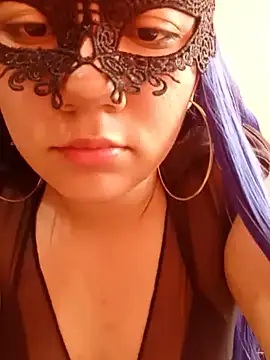 Snapshot of cremmluna chatting on July 7, 6:12 pm cremmluna online show from July 7, 6:12 pm